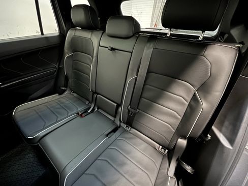 Used 2024 Volkswagen Tiguan SEL R-Line image 14