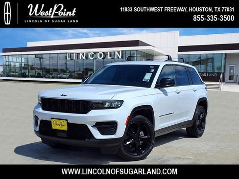 Used 2023 Jeep Grand Cherokee Altitude image 1