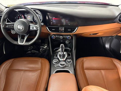Used 2021 Alfa Romeo Giulia Sprint w/ Sun & Sound Package image 34