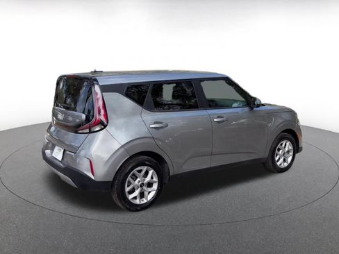 Used 2025 Kia Soul LX w/ LX Technology Package FWD image 15