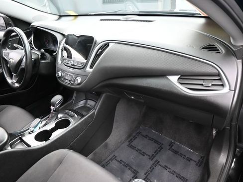 Used 2022 Chevrolet Malibu RS FWD image 40