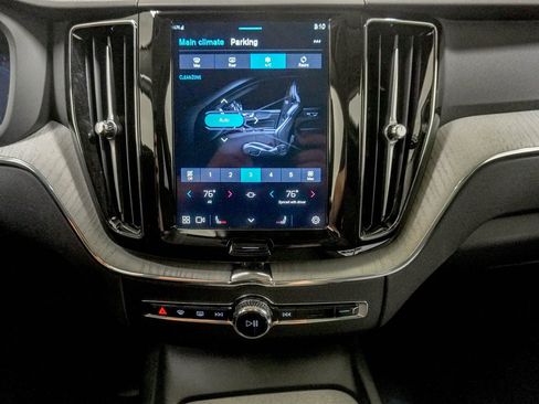 Used 2025 Volvo XC60 B5 Plus AWD/4WD image 23