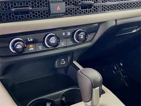 Certified 2025 Honda HR-V LX image 12