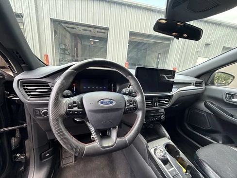 Used 2024 Ford Escape ST-Line w/ Tech Pack #1 AWD/4WD image 7