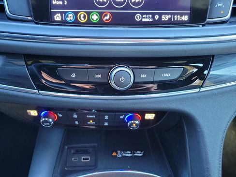 Used 2022 Buick Enclave Essence image 35