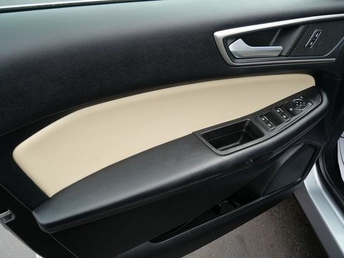 Used 2022 Ford Edge SEL AWD/4WD image 12