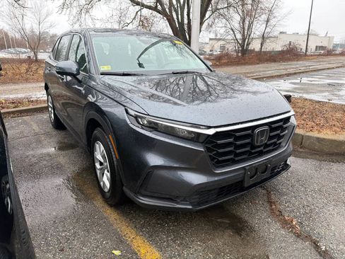 Used 2023 Honda CR-V LX image 3