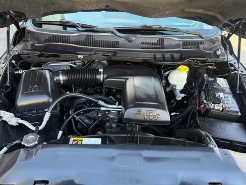 Used 2021 RAM 1500 Express AWD/4WD image 18