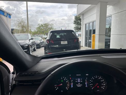 Used 2025 Jeep Compass Trailhawk image 34