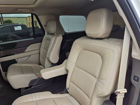 Used 2023 Lincoln Navigator Reserve AWD/4WD image 28