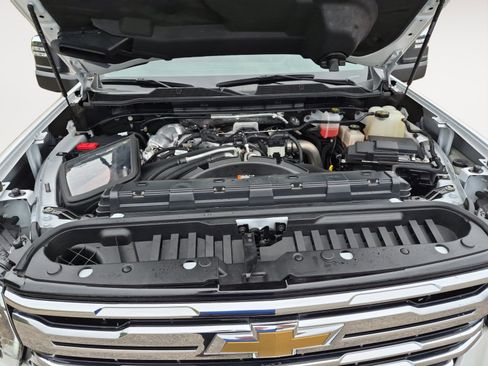 Used 2024 Chevrolet Silverado 2500 LTZ w/ LTZ Plus Package AWD/4WD image 30