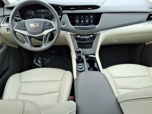 Certified 2022 Cadillac XT5 Premium Luxury image 18