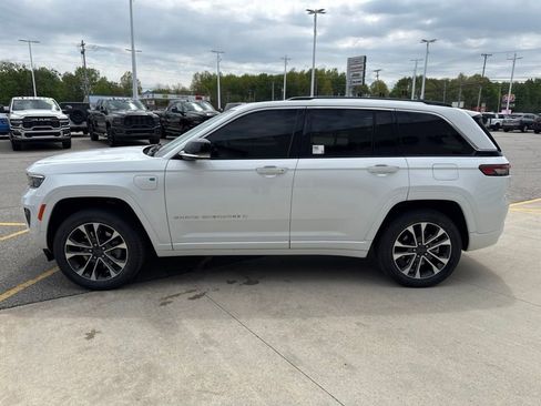 Used 2022 Jeep Grand Cherokee Overland AWD/4WD image 8