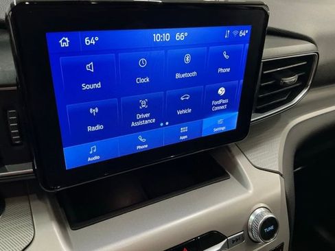 Used 2022 Ford Explorer XLT w/ Equipment Group 202A AWD/4WD image 26