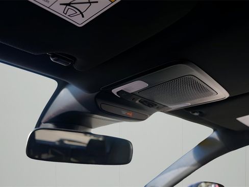 Certified 2025 Honda HR-V Sport image 24