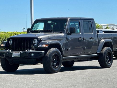 Used 2023 Jeep Gladiator Sport AWD/4WD image 7