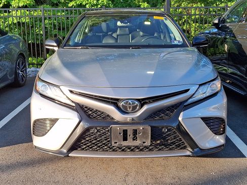 Used 2019 Toyota Camry XSE w/ Driver Assist Package FWD image 3