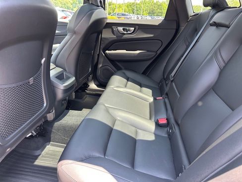 Used 2024 Volvo XC60 B5 Core image 7