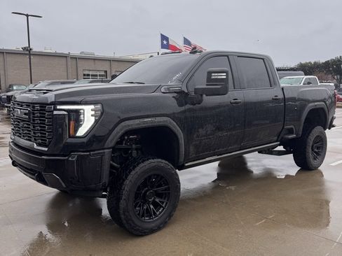 Used 2024 GMC Sierra 2500 Denali Ultimate image 3