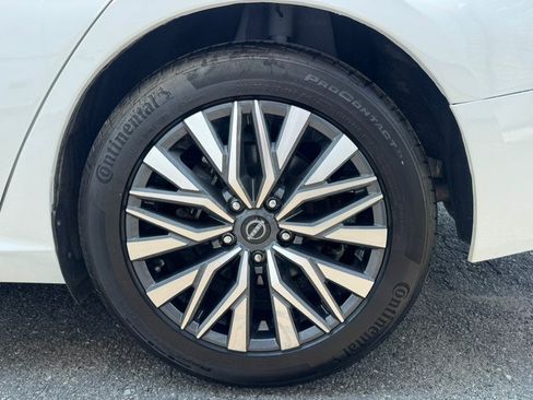 Used 2025 Nissan Altima 2.5 SV FWD image 32