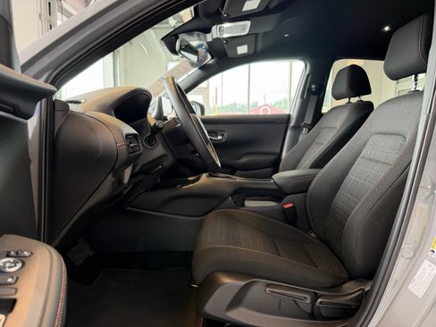 Used 2025 Honda HR-V Sport image 8