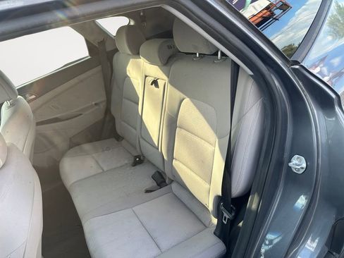 Used 2017 Hyundai Tucson SE AWD/4WD image 5