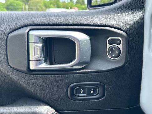 Used 2021 Jeep Gladiator Rubicon AWD/4WD image 23