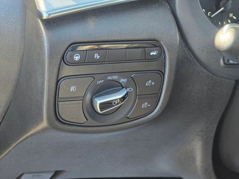 Used 2021 INFINITI QX50 Essential w/ Convenience Package FWD image 8