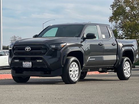 Certified 2025 Toyota Tacoma SR5 image 10