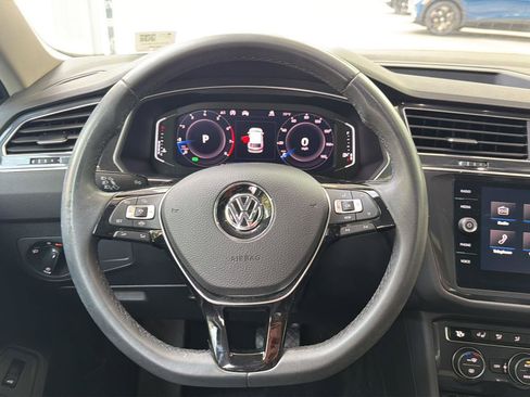 Used 2020 Volkswagen Tiguan SEL image 20
