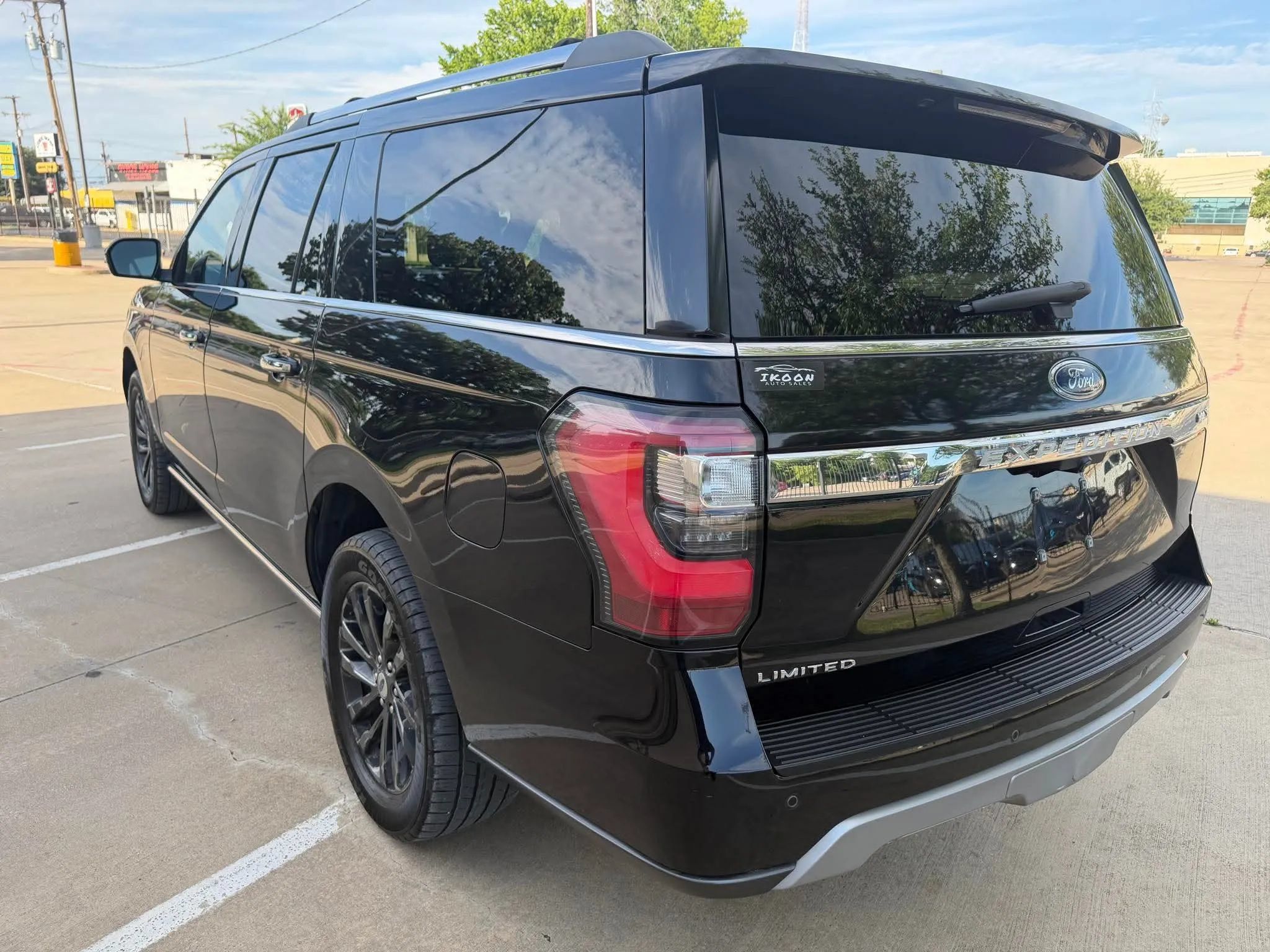 Used 2019 Ford Expedition Max Limited RWD image 7