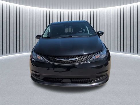Certified 2023 Chrysler Voyager LX FWD image 2