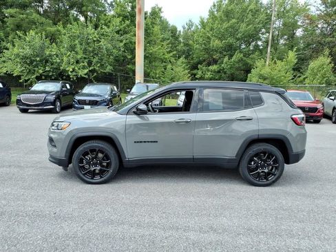 Used 2023 Jeep Compass Latitude AWD/4WD image 6