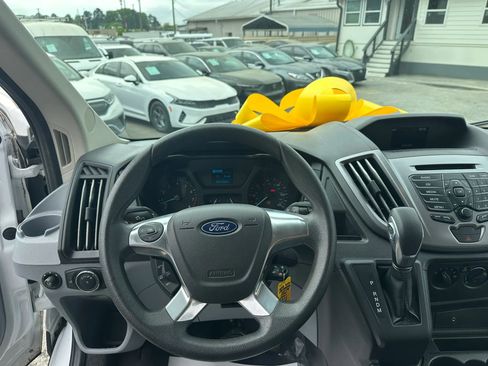 Used 2018 Ford Transit 150 XLT image 16
