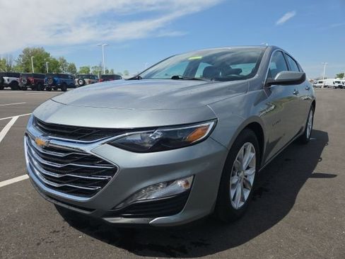Used 2023 Chevrolet Malibu LT FWD image 2