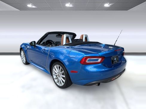 Used 2017 FIAT 124 Spider Lusso RWD image 3