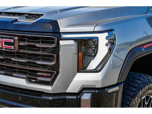 Used 2024 GMC Sierra 2500 AT4X AWD/4WD image 8