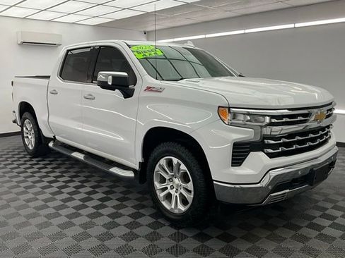 Used 2022 Chevrolet Silverado 1500 LTZ w/ LTZ Premium Package image 3