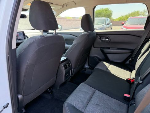 Certified 2025 Nissan Rogue SV image 11