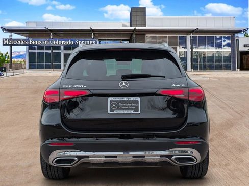 Used 2025 Mercedes-Benz GLC 350e 4MATIC image 6