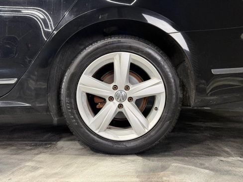 Used 2013 Volkswagen Passat TDI SEL Premium FWD image 20