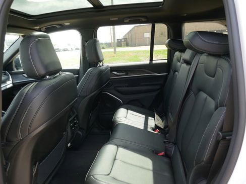 New 2026 Jeep Grand Cherokee Limited w/ Limited Altitude Package image 14