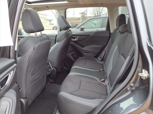 Used 2019 Subaru Forester Premium image 23