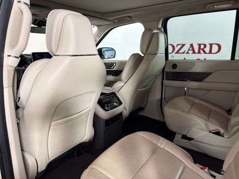 Used 2018 Lincoln Navigator Select w/ Technology Package RWD image 26