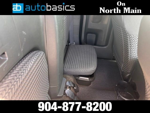 Used 2017 Nissan Frontier SV AWD/4WD image 16