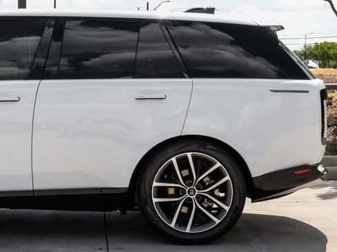 New 2027 Land Rover Range Rover SE AWD/4WD image 17