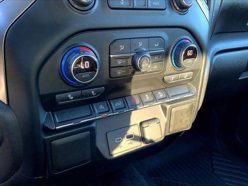 Used 2020 Chevrolet Silverado 1500 LT Trail Boss w/ Convenience Package AWD/4WD image 33