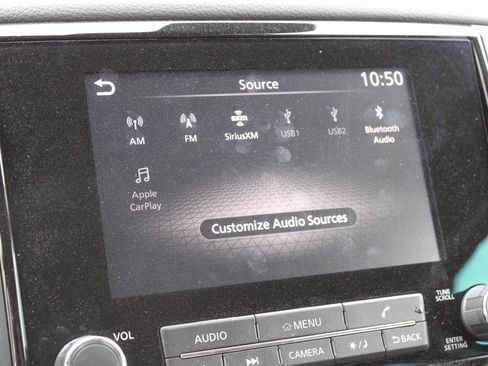 Used 2024 Nissan Titan SV w/ SV Convenience Package image 8