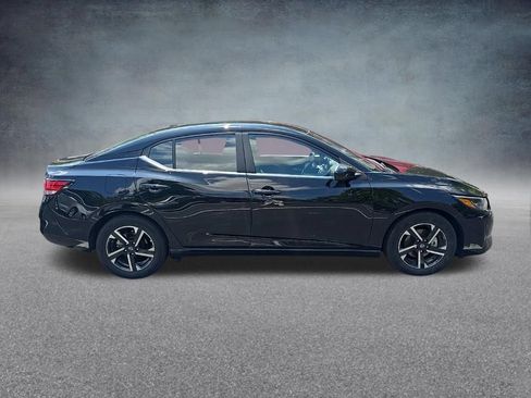 Used 2025 Nissan Sentra SV FWD image 8