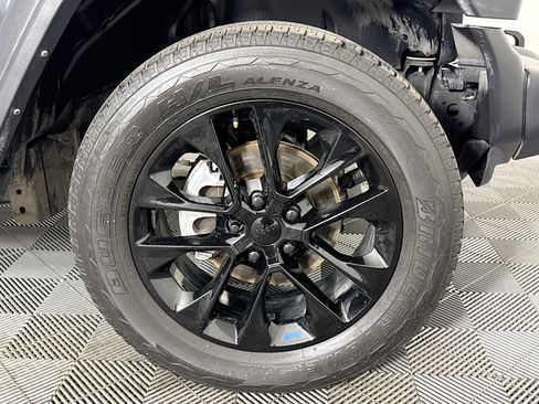 Used 2023 Jeep Wrangler Sport image 27